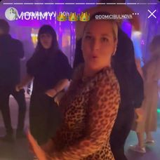 Dominike tehotenstvo naozaj pristane