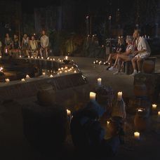 Pirát s Tomášom sa na kmeňovej rade navzájom ochránili individuálnymi imunitami. Oheň tak nakoniec zhasol Radkovi.