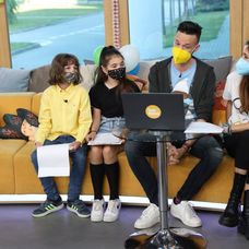 Laura, Tobias a Lenka s Romanom 