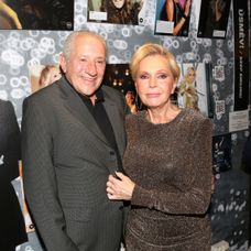 Helena Vondráčková otvorila v pražskom Tancujúcom dome výstavu