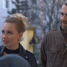 Petra je z nových susedov nadšená.