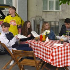 Nina prekvapí Dominika s novým kamarátom.