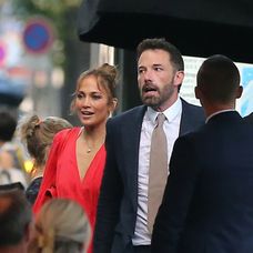 Manželia na svadobnej ceste v Paríži