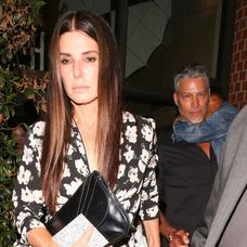 Zomrel dlhoročný partner Sandry Bullock, Bryan Randall