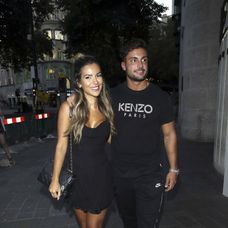 Ekin-Su a Davide vyhrali ôsmu sériu britského Love Islandu.