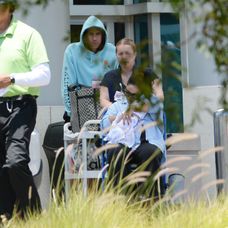 Vanessu Hudgens s bábätkom prepustili z nemocnice