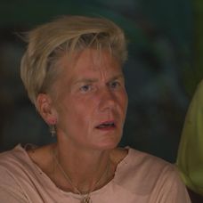 Kristina prekvapila Janu na kmeňovej rade, keď jej venovala skrytú výhodu. Jana tak mohla vziať jednému členovi hlas a hlasovať dvakrát. Hlas zobrala Radkovi.