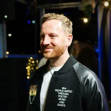 Miro Jaroš na markizáckej párty.