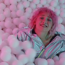 Tereza Mašková v novom klipe s singlu Nahá