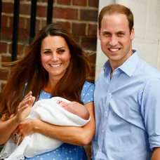 Narodenie princa Georgea, Kate a William ukázali syna verejnosti