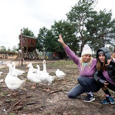 Eva a Monika pred duelom