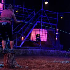 Mirka v dueli bolestivo spadla