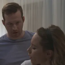 Petra sa snaží Ondra oklamať, aby sestru kryla.
