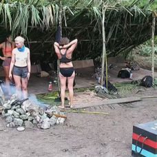 Na ostrove je od začiatku veselo.