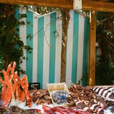 Jesicca Alba s rodinou oddychovala na Mykonose a zverejnila niekoľko snímok v bikinách.