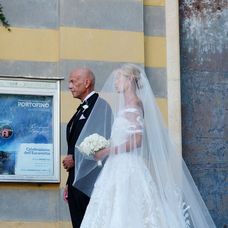 Frida Aase (27) povedala áno Tommymu Chiabrovi (36). 