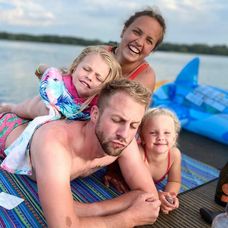 Matúš s manželkou a dcérami Terezkou a Marínou