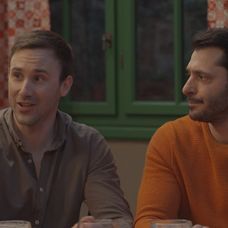 Oteckovia riešia netradičný vzťahový problém.