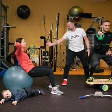 Kristína Turjanová s manželom cvičia s Marošom Molnárom