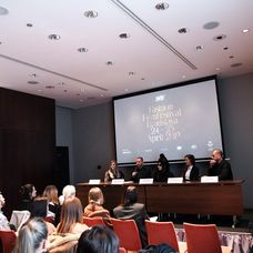 Alpský lyžiar André Myhrer v slalome v Schladmingu.