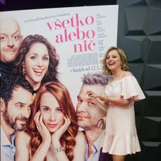 Všetko alebo nič, premiéra, Evita