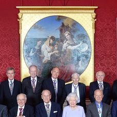 Zomrel strýko princov Williama a Harryho Lord Robert Fellowes