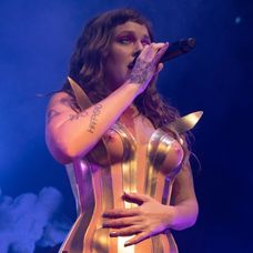 Speváčka Tove Lo počas koncertu 5. novembra v Londýne.