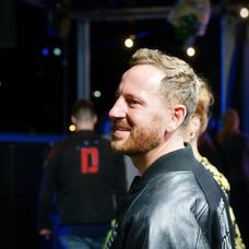Miro Jaroš na markizáckej párty.