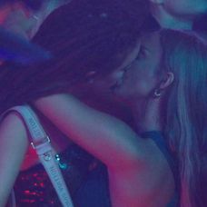 Ráchel s priateľkou Dominikou v pražskom Duplexe.