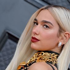Dua Lipa na 64. ročníku Grammy Awards