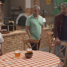 Na Sama si pripravia niekoľko otázok.