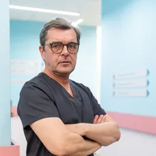 Peter Kočiš ako Staviarsky