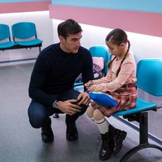 Hanka si už vybrala brata. Toto je on