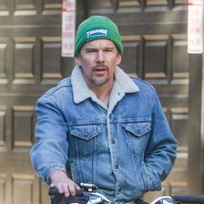 Vincent Cassel neodolal zadku svojej manželky