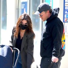 Emily kočíkovala synčeka.