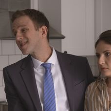 Norov falošný úsmev hovorí za všetko.