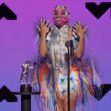 Extravagantné rúška Lady Gaga