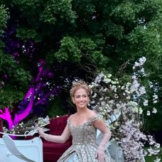 Jennifer Lopez oslávila 55. narodeniny na motív slávneho seriálu.