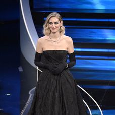 Chiara Ferragni v čiernych šatách