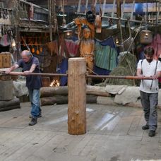 Brankár Caroliny Hurricanes Scott Darling inkasoval gól po školáckej chybe.