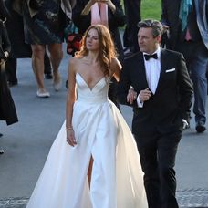 Herecký pár Jon Hamm a Anna Osceola si povedali áno