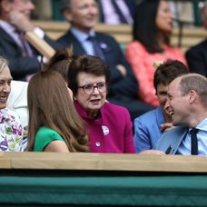 Bývalé tenistky Martina Navrátilová a Billie Jean King v rozhovore s princom Williamom a princeznou Kate na ženskom finále Wimbl