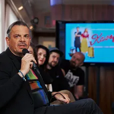 Zábery z tlačovej konferencie k premiére filmu Kavej, ktorá sa konala v železničnom vagóne