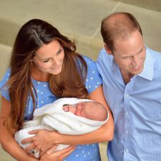 Narodenie princa Georgea, Kate a William ukázali syna verejnosti