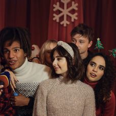 Diana, Roman a Izabelka počas nakrúcania. 