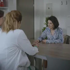 Eva má problémy v práci.