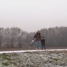 Braňo vzal Marečka na výlet.