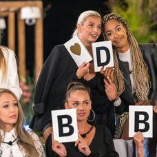 Viviane, Laura, Aicha, Nikol, Gabriela, Mirka