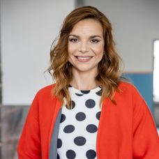 Silvia (Petra Vajdová) ako bývalá Samova známosť