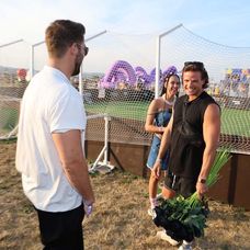 Radko na festivale Grape rozdával ruže a vymenil si bozky s Marcelou